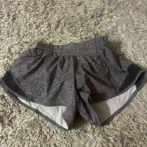 Lululemon size 2 hotty hots grey